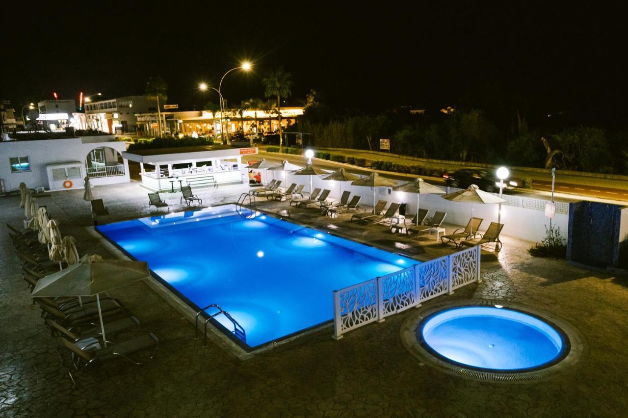 Aparthotel Kaos 2*