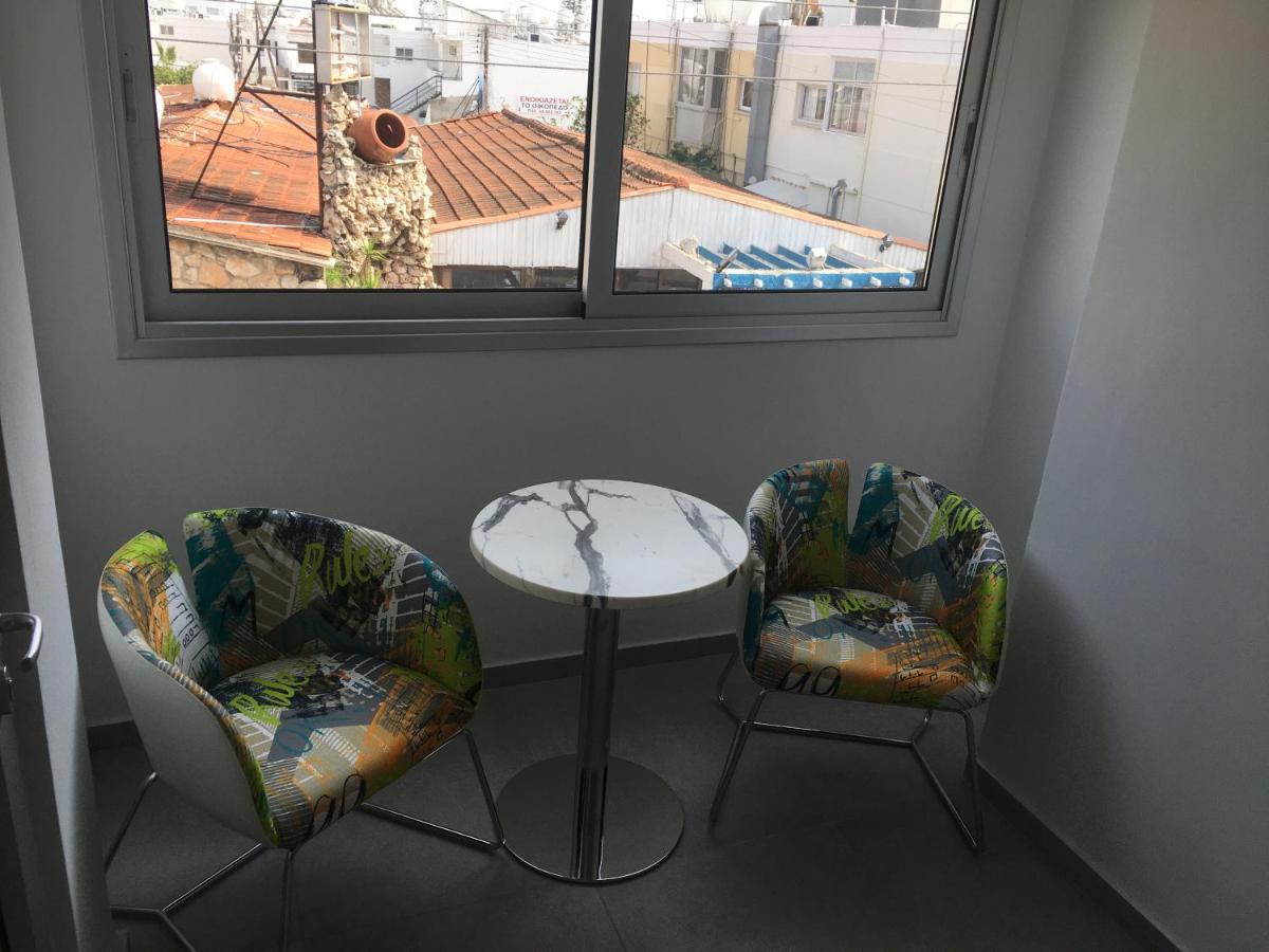 Ellenapa Apts &