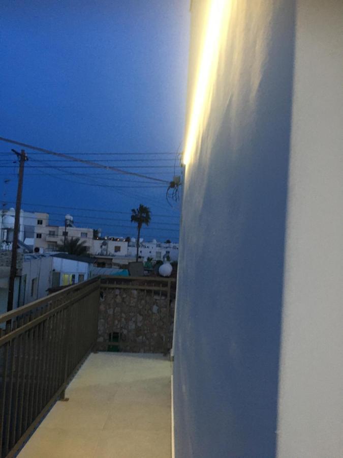 Ellenapa Apts & Apartment *