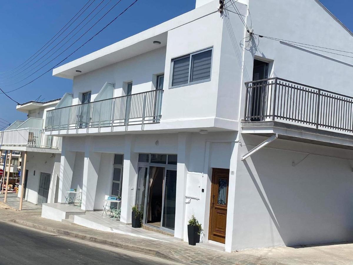 Ellenapa Apts &