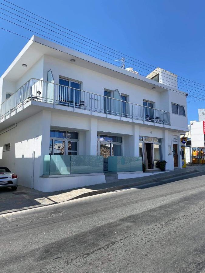 Ellenapa Apts & Apartment *