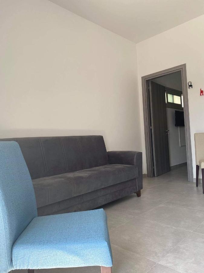 Ellenapa Apts & Apartment *