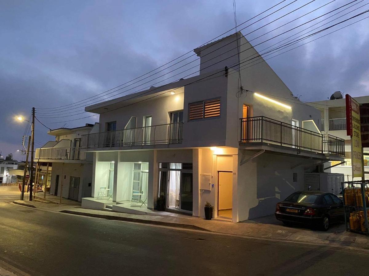 Ellenapa Apts & Apartment *