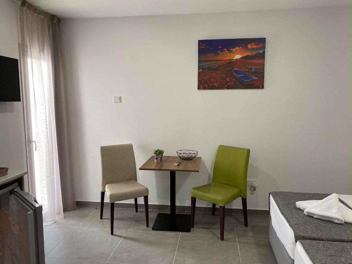 Ellenapa Apts & * Ayia Napa
