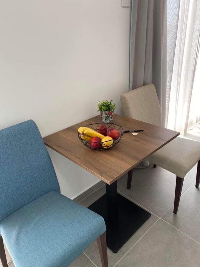 Ellenapa Apts & Apartment *