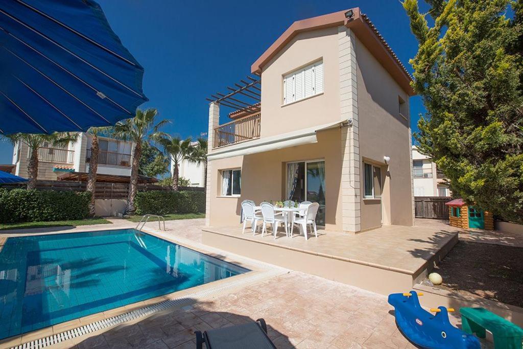 Villa Aspro Enas - Stunning 3 Bedroom Ayia Thekla With Private Pool And Sea Views *