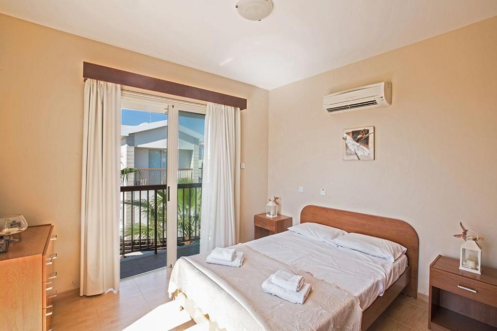 Villa Aspro Enas - Stunning 3 Bedroom Ayia Thekla With Private Pool And Sea Views *