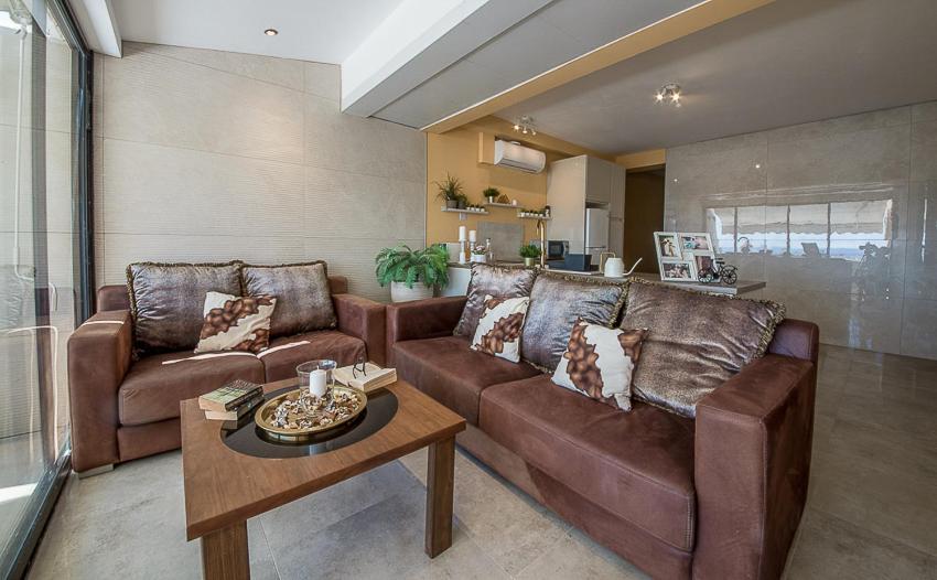 Peach Seaview 3 Bedroom Apartment