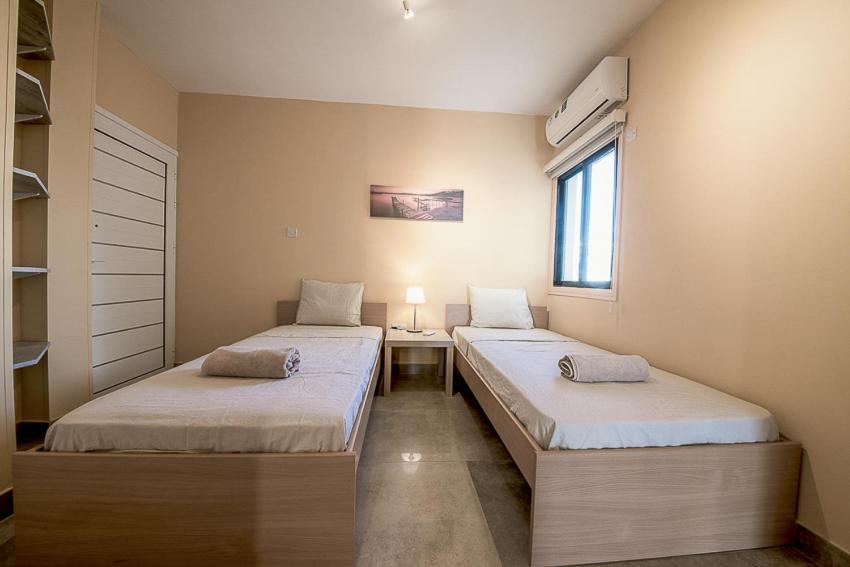 Peach Seaview 3 Bedroom