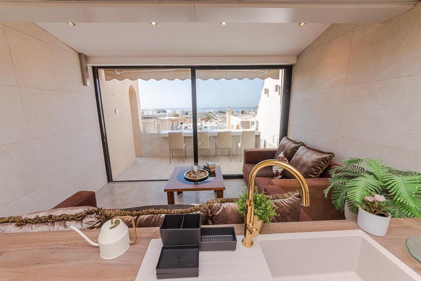 Apartment Peach Seaview 3 Bedroom *