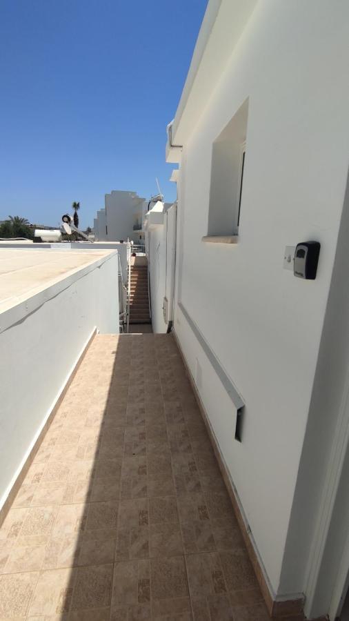 Nissi Avenue Apartment *