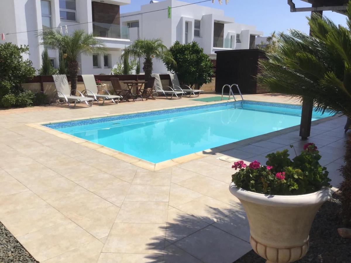Carolyn Is A Luxury 4-bedroom With Private Pool In Villa