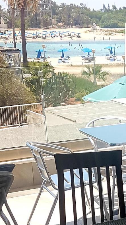 Christopher's Sandy Aparthotel
