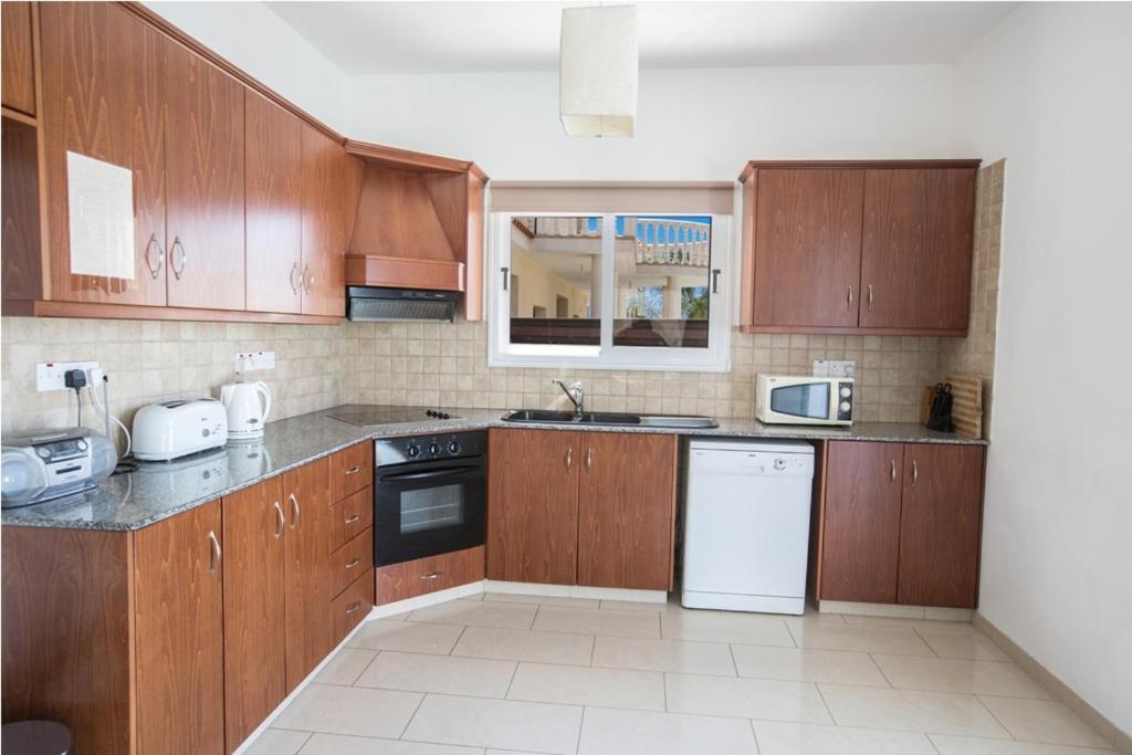 Carilisto Big 4 Bedrooms In Center Of