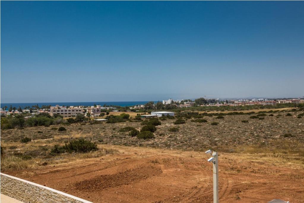Carilisto Big 4 Bedrooms In Center Of Agia Napa
