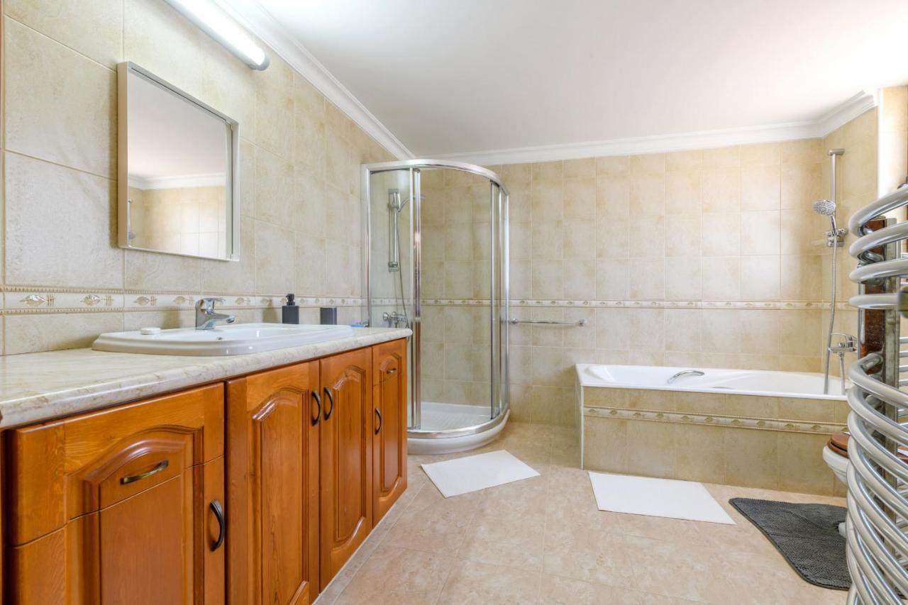 Villa Mersinia Heights *