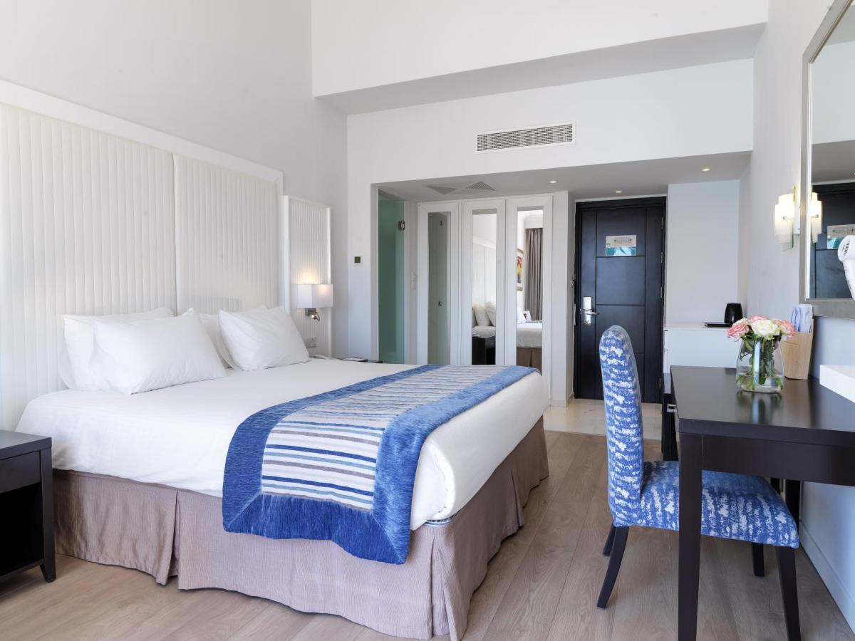 Resort Olympic Lagoon Agia Napa