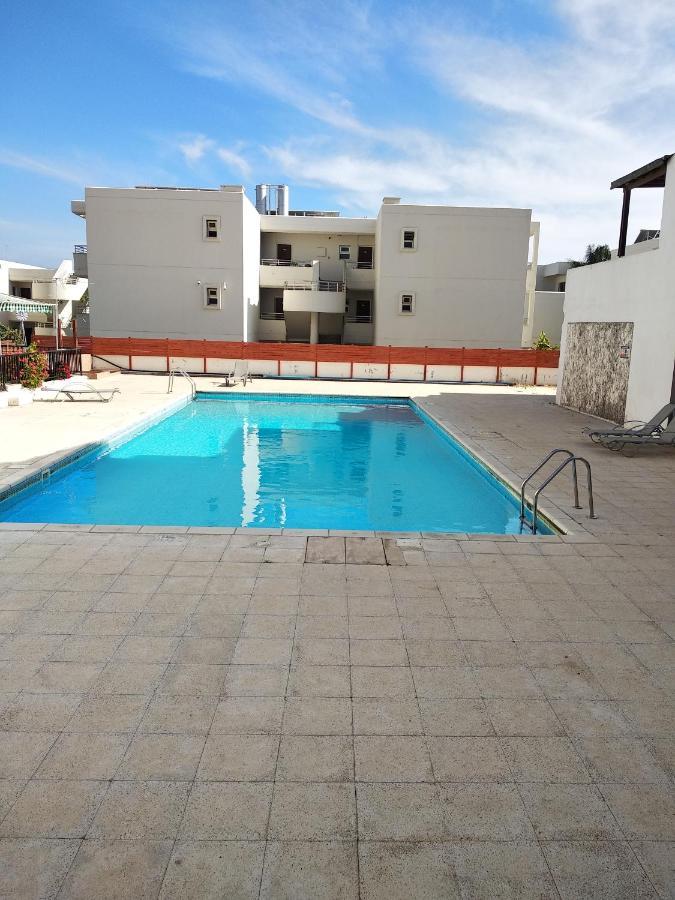 Ground Floor, Free Internet Apartment