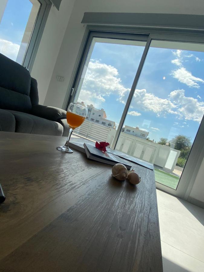 Villa Stunning 3 Bedroom Close To Nissi Beach!