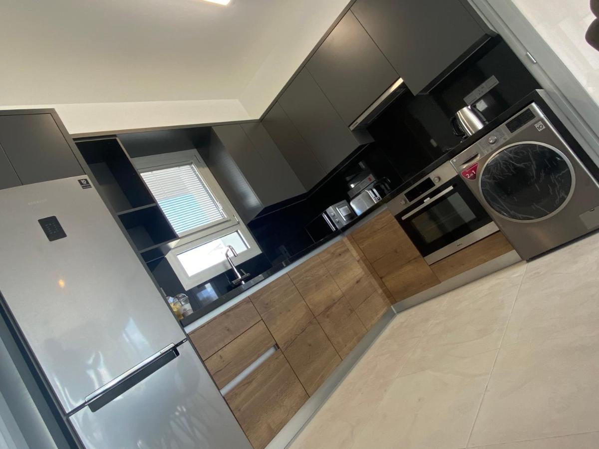 Stunning 3 Bedroom Close To Nissi Beach! *