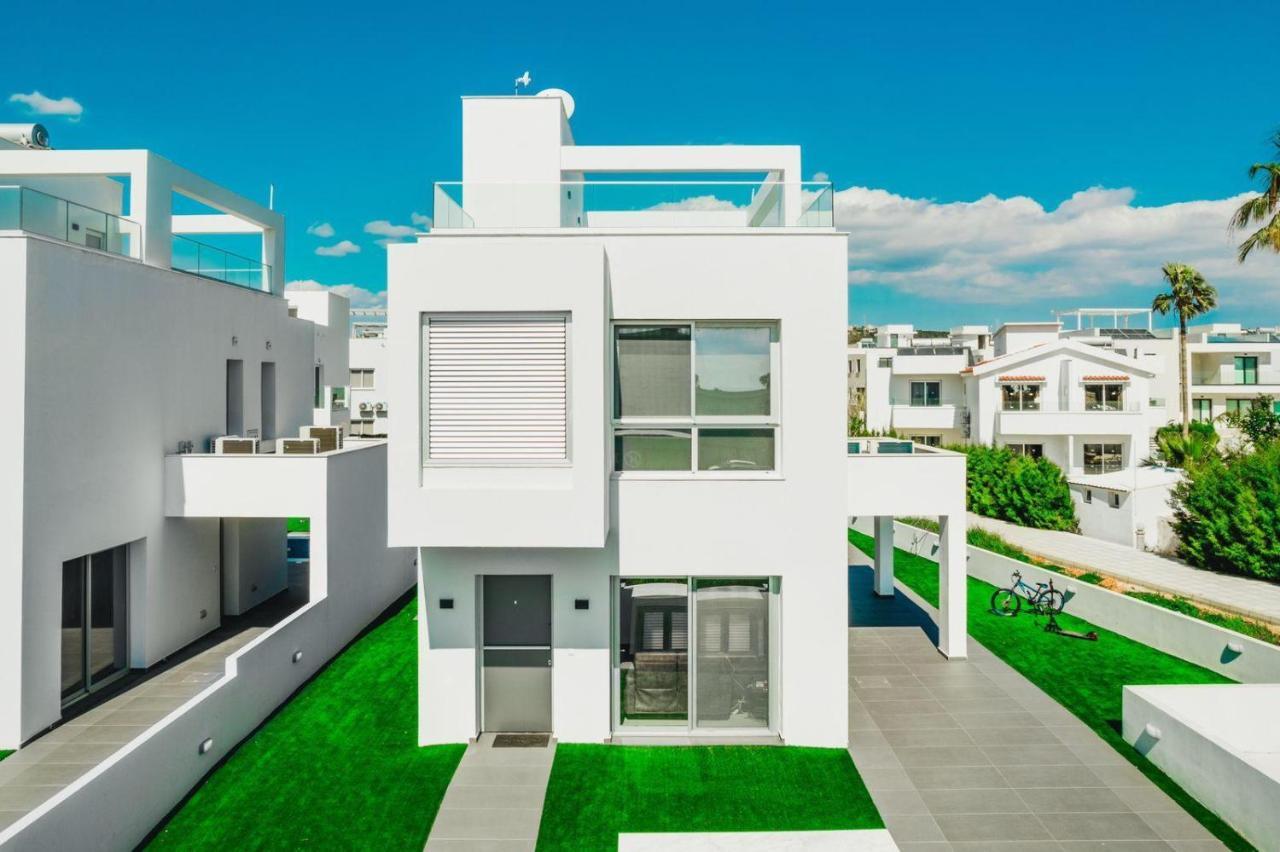 Stunning 3 Bedroom Close To Nissi Beach! Villa