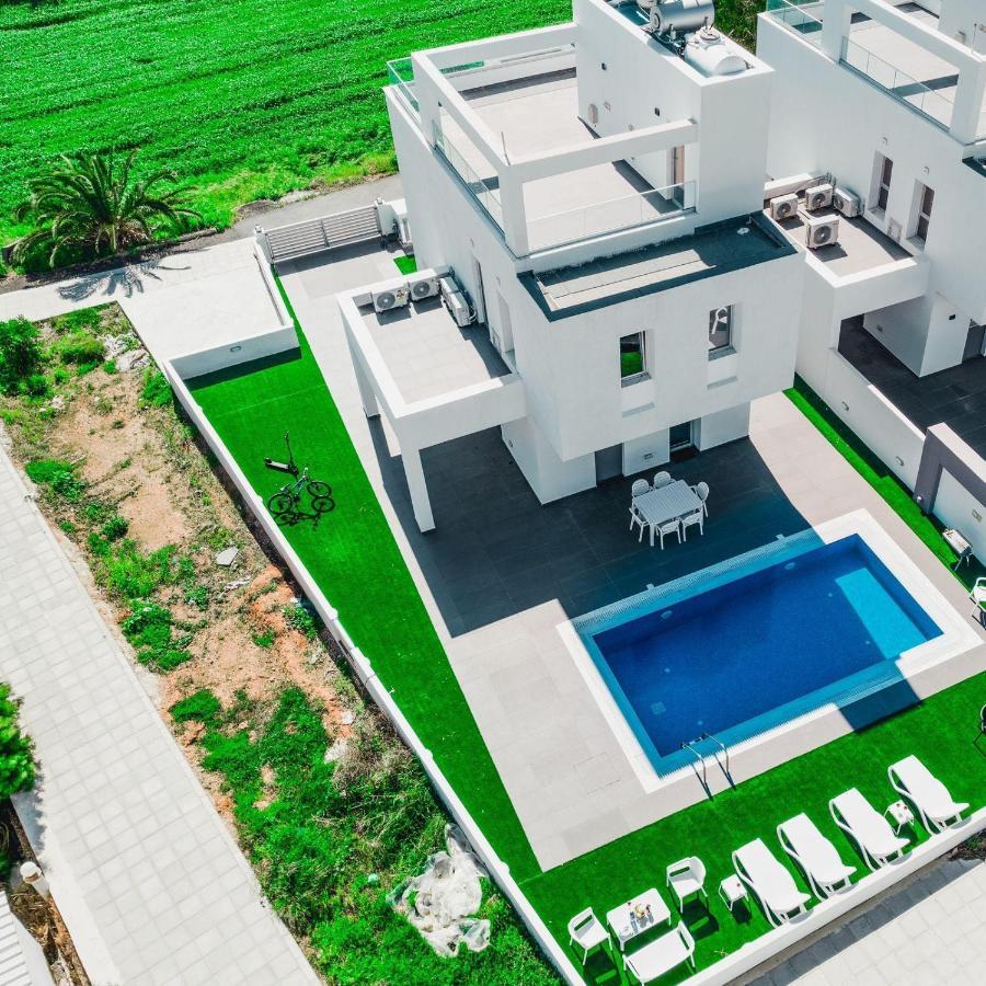 Stunning 3 Bedroom Close To Nissi Beach! Villa