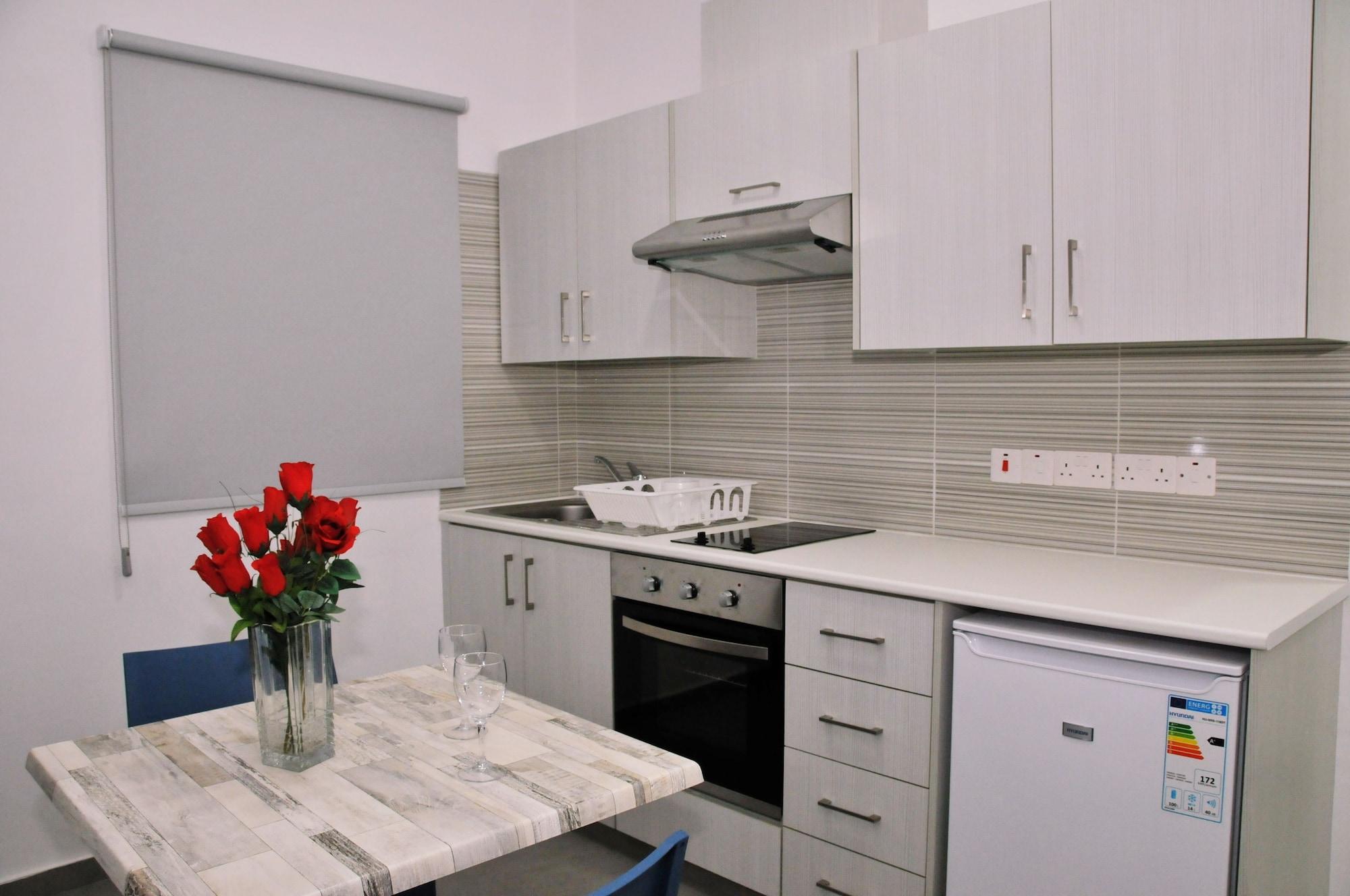 Kaos Aparthotel 2*