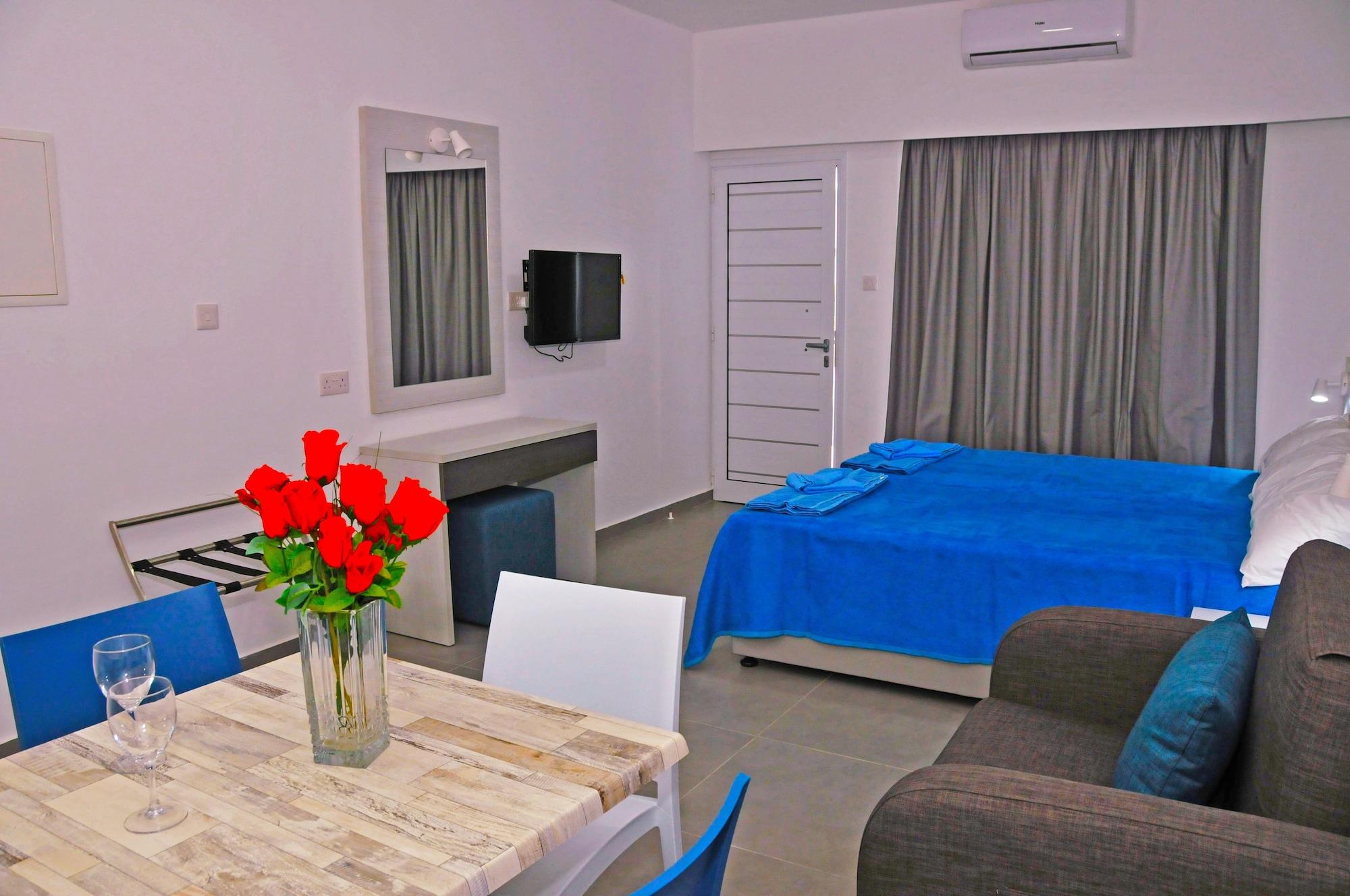 Kaos Aparthotel 2*