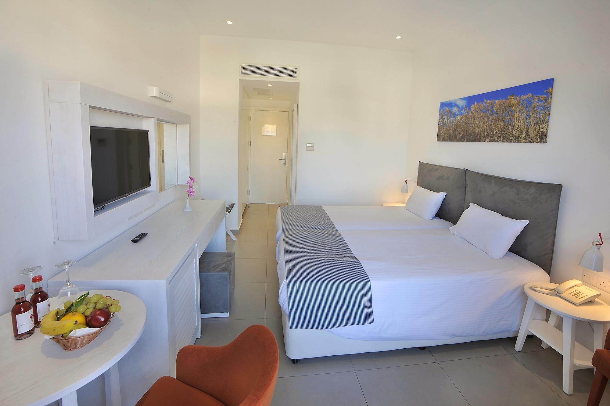 Nissiana & Hotel