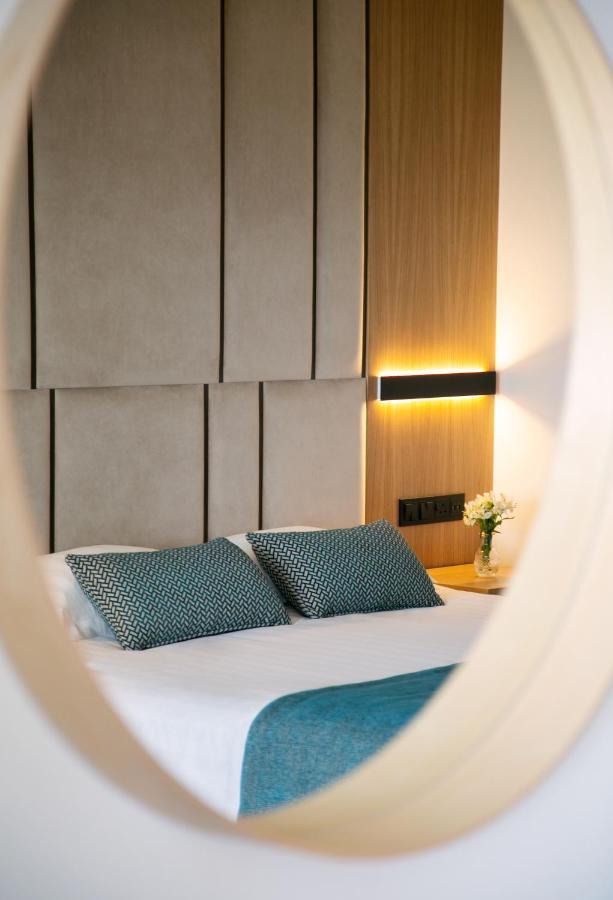 Asterias Hotel 4*