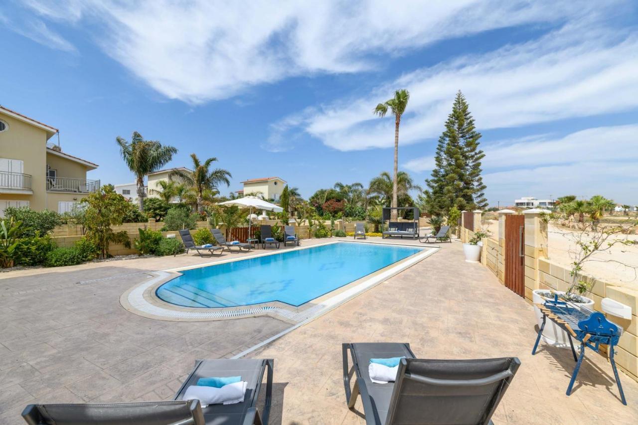 Villa Sirens House