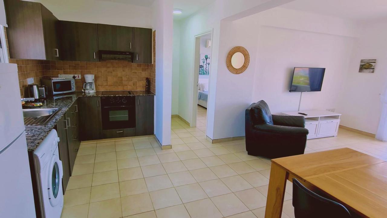 Nissi 3 Privileges Apartment *