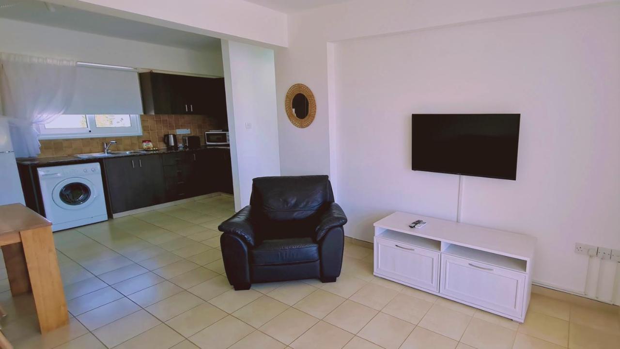 Nissi 3 Privileges Apartment *