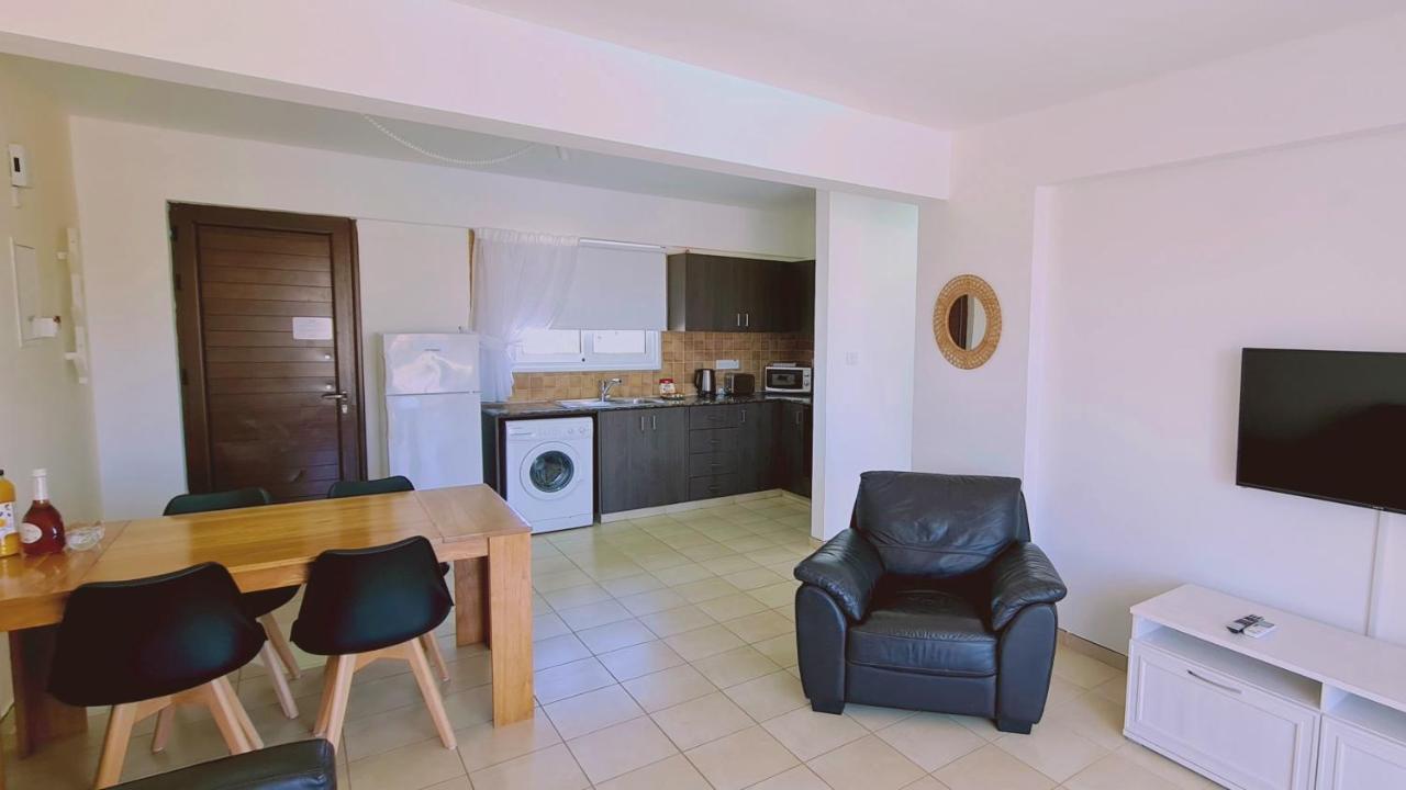 Apartment Nissi 3 Privileges *