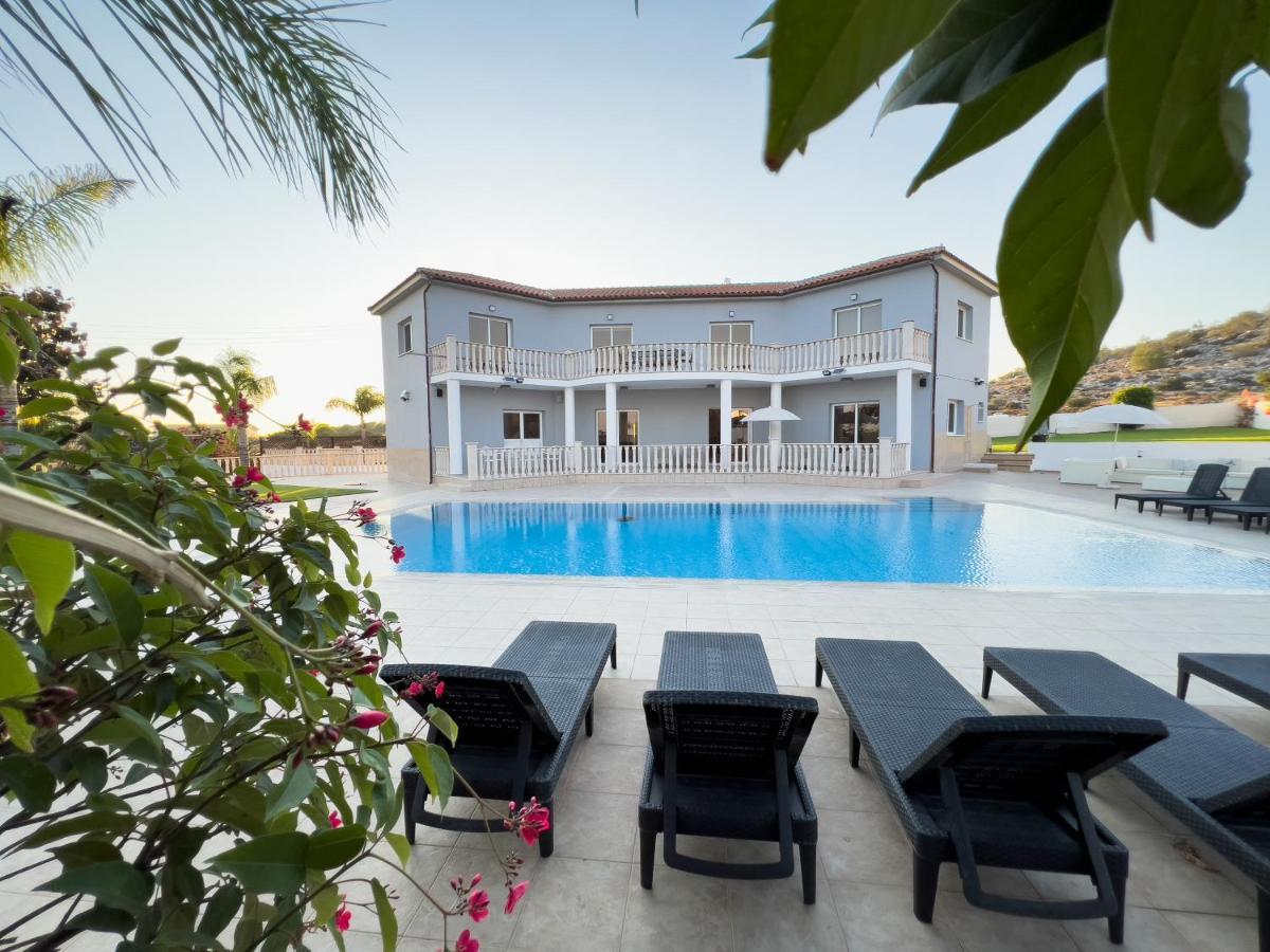 Villa Grand Lynn Seaview