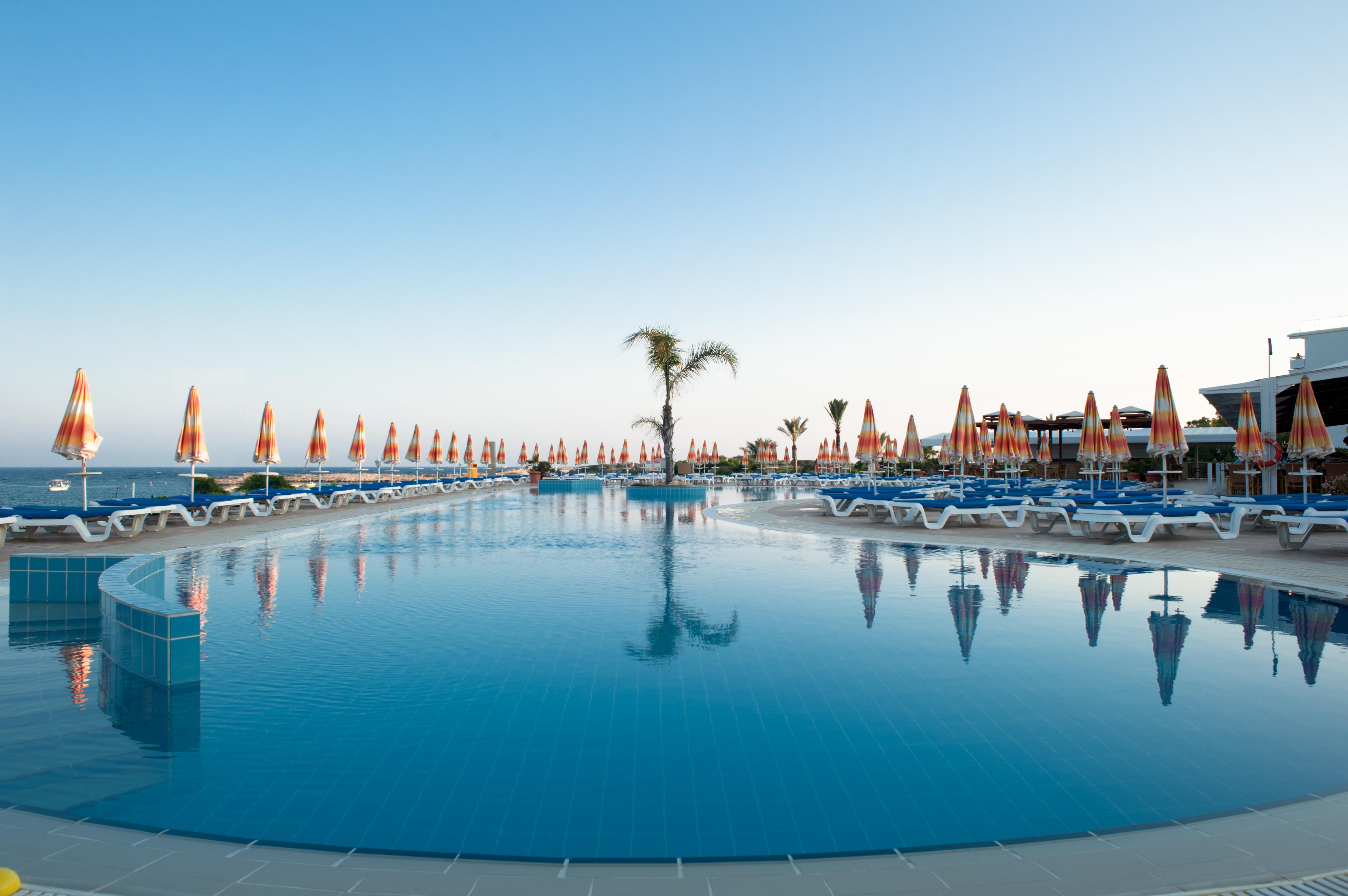 Asterias Hotel 4*