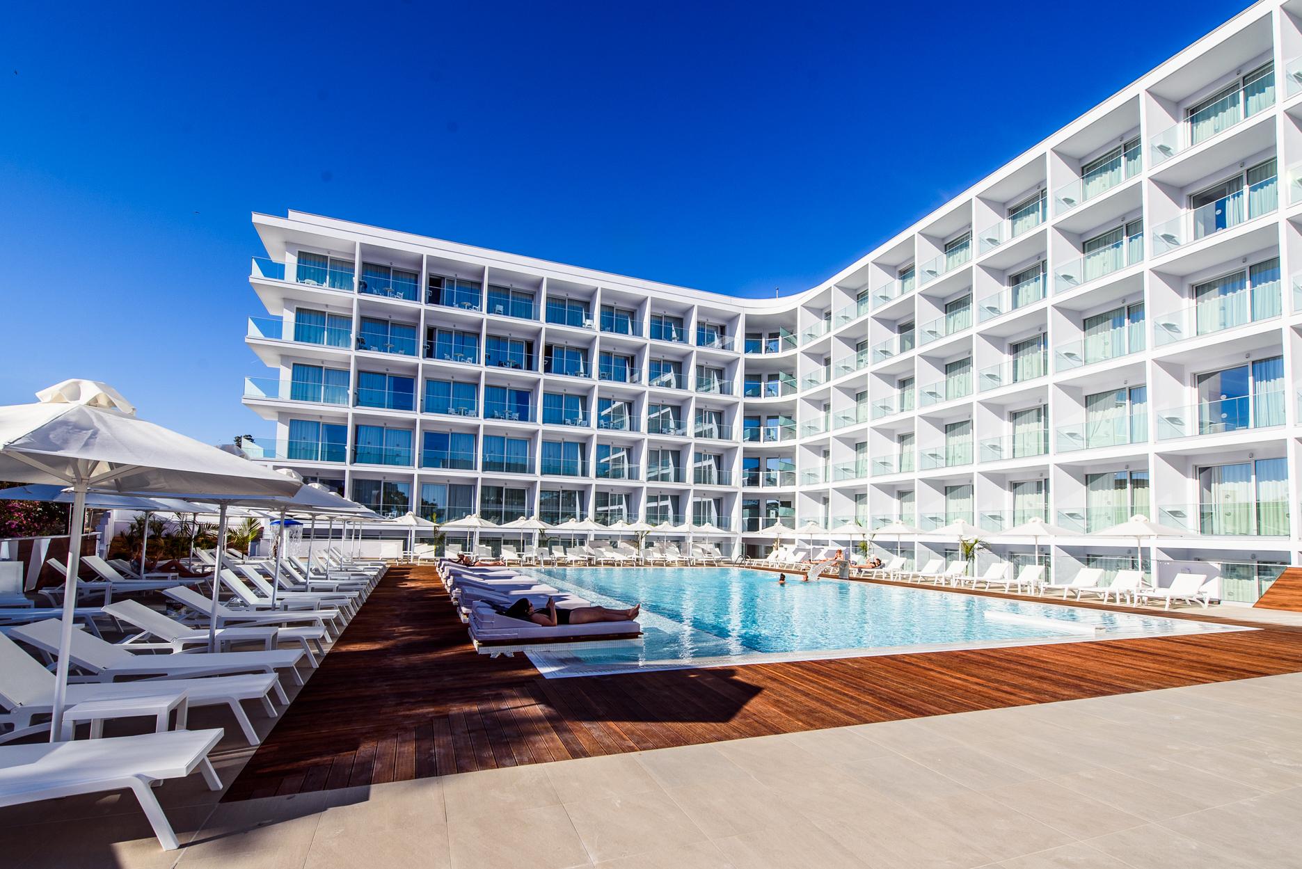Eleana Hotel