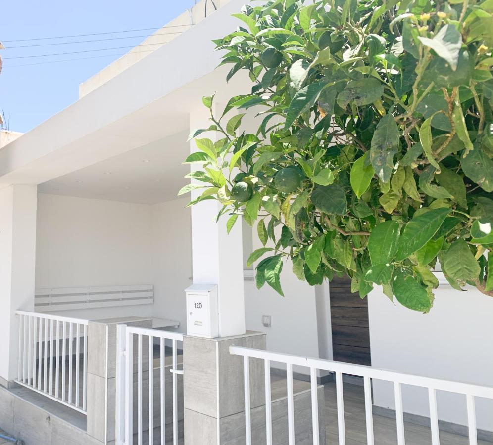 Walking Distance From Nissi Ave. Superb Location!