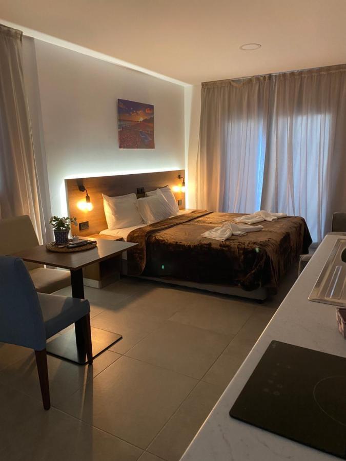 Ellenapa Apts & Apartment