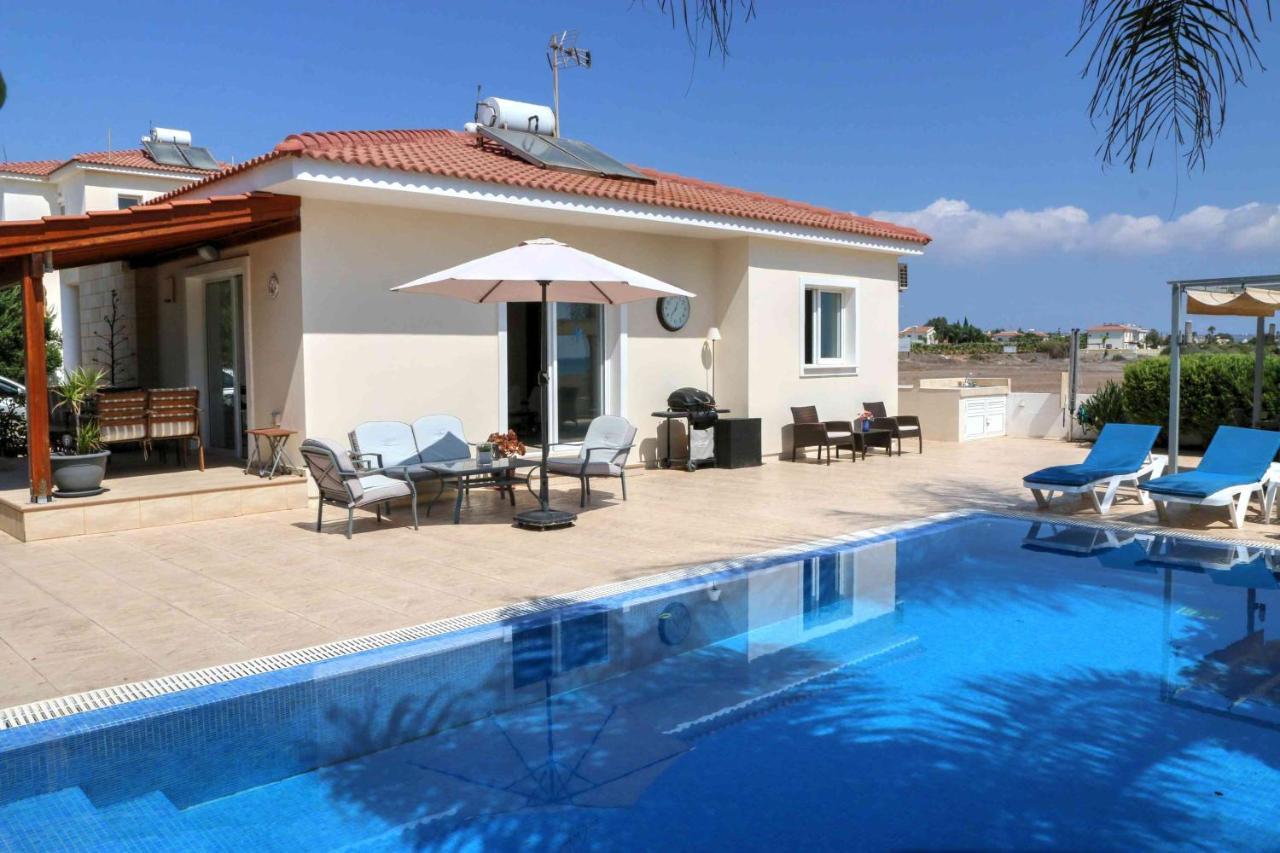 Anastasia Villa *