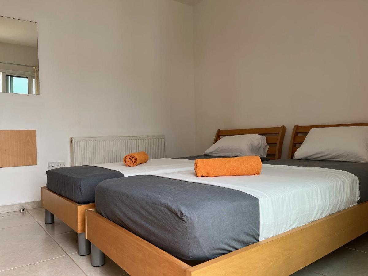 Tarracotta 4 Bedroom, Near Villa *