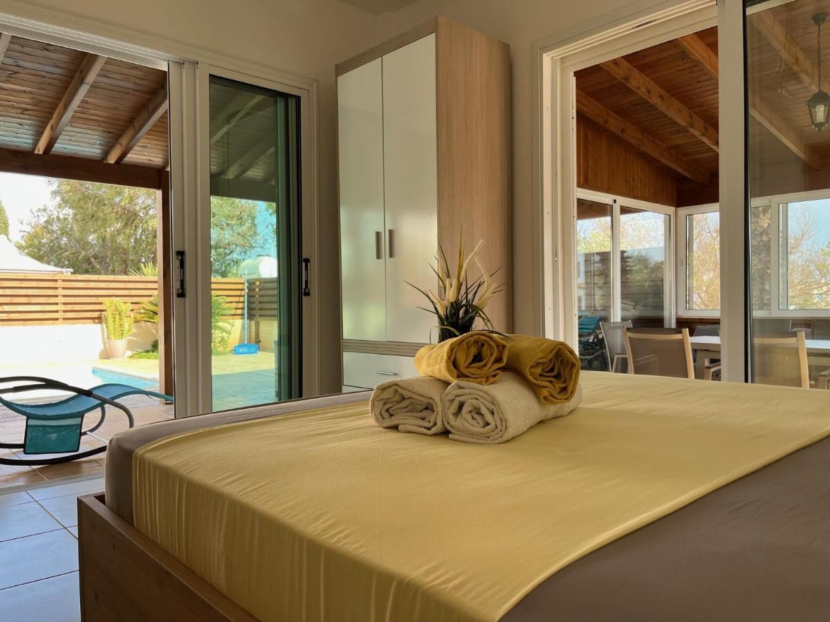 Villa Tarracotta 4 Bedroom, Near *