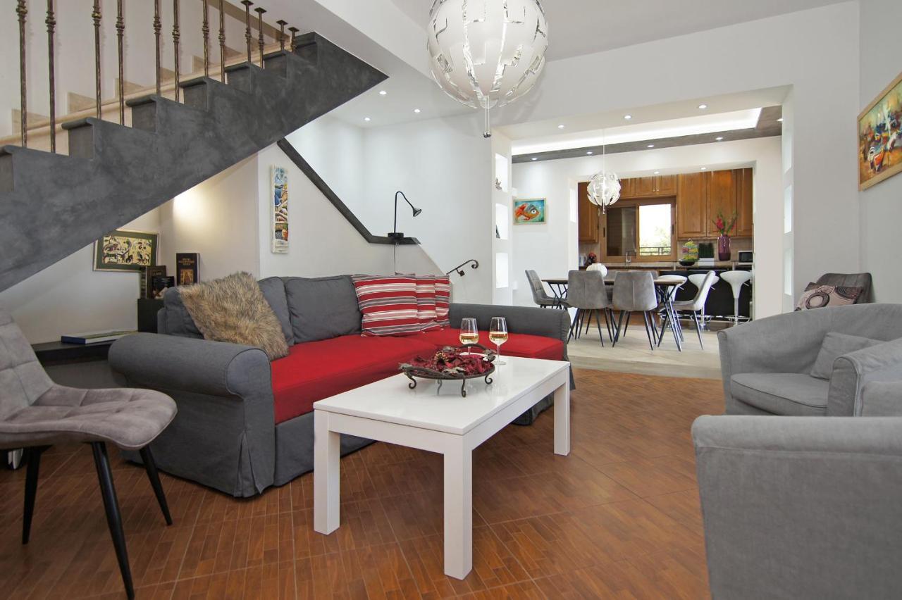 Polina Villa *