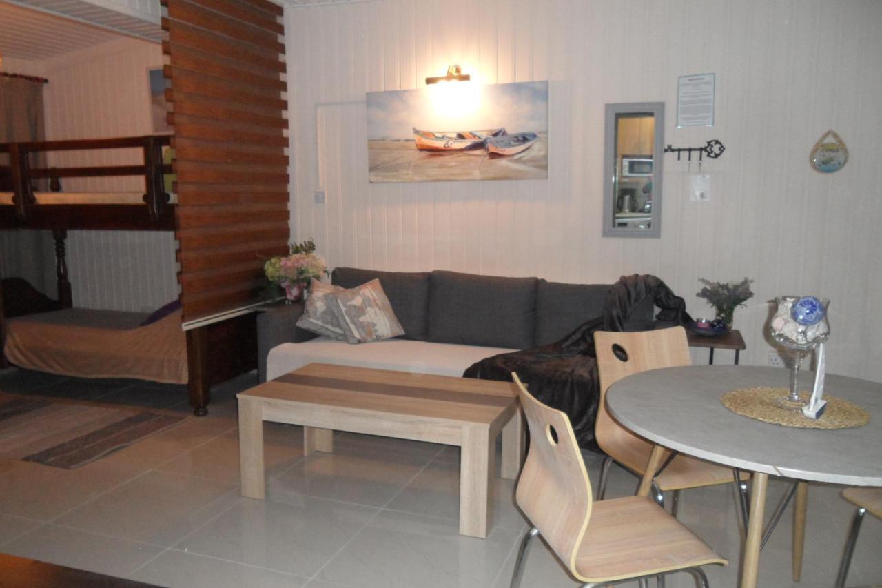 Ground Floor, Free Internet