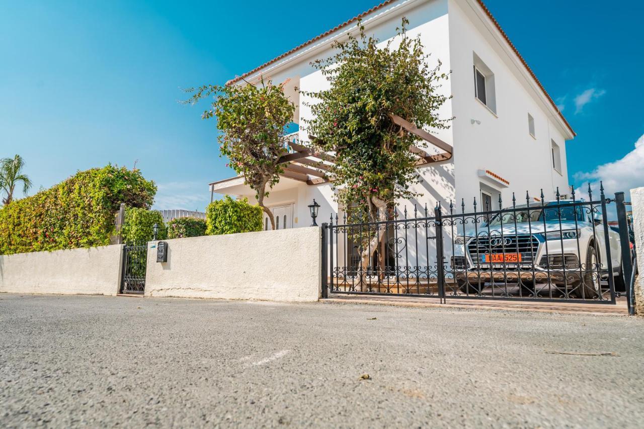 Mespila_ Villa