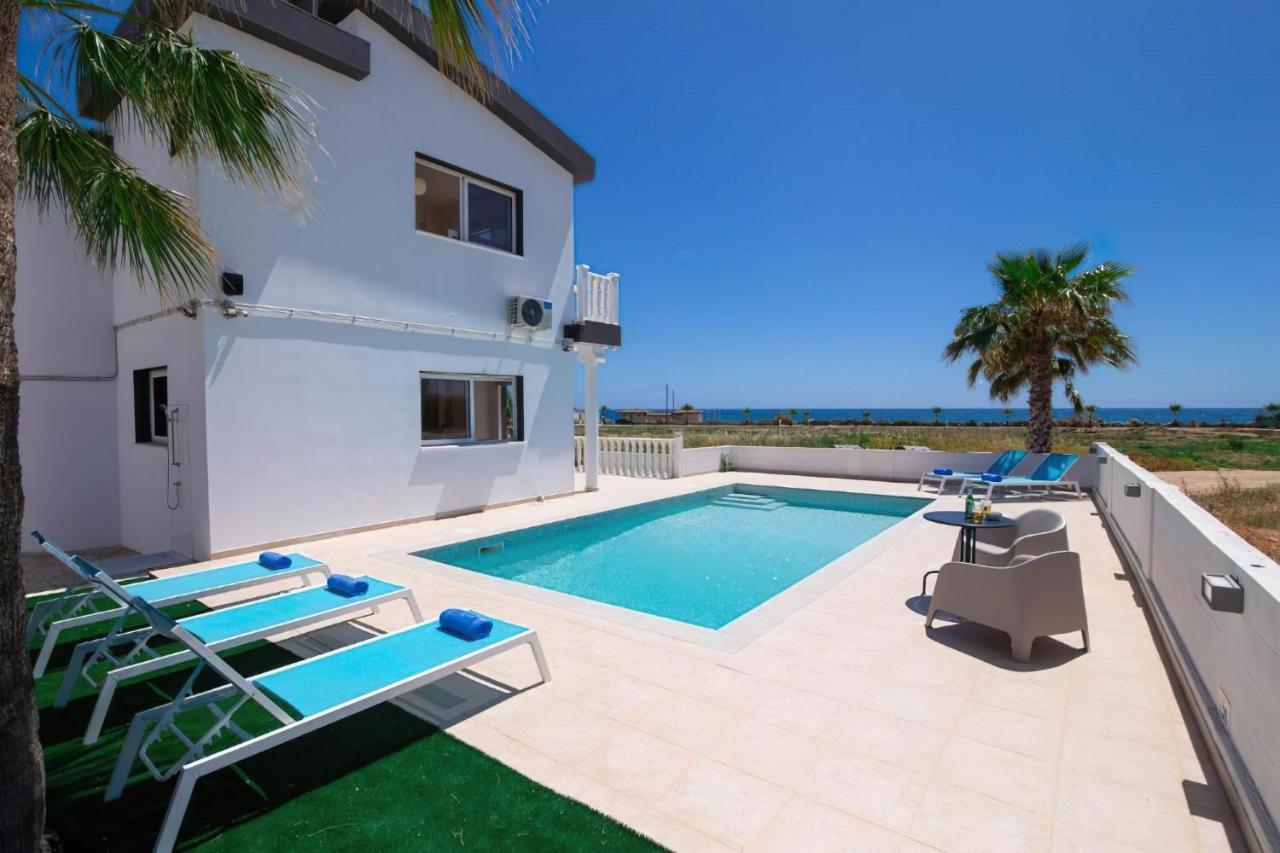 Suncity Boutique Beachfront *