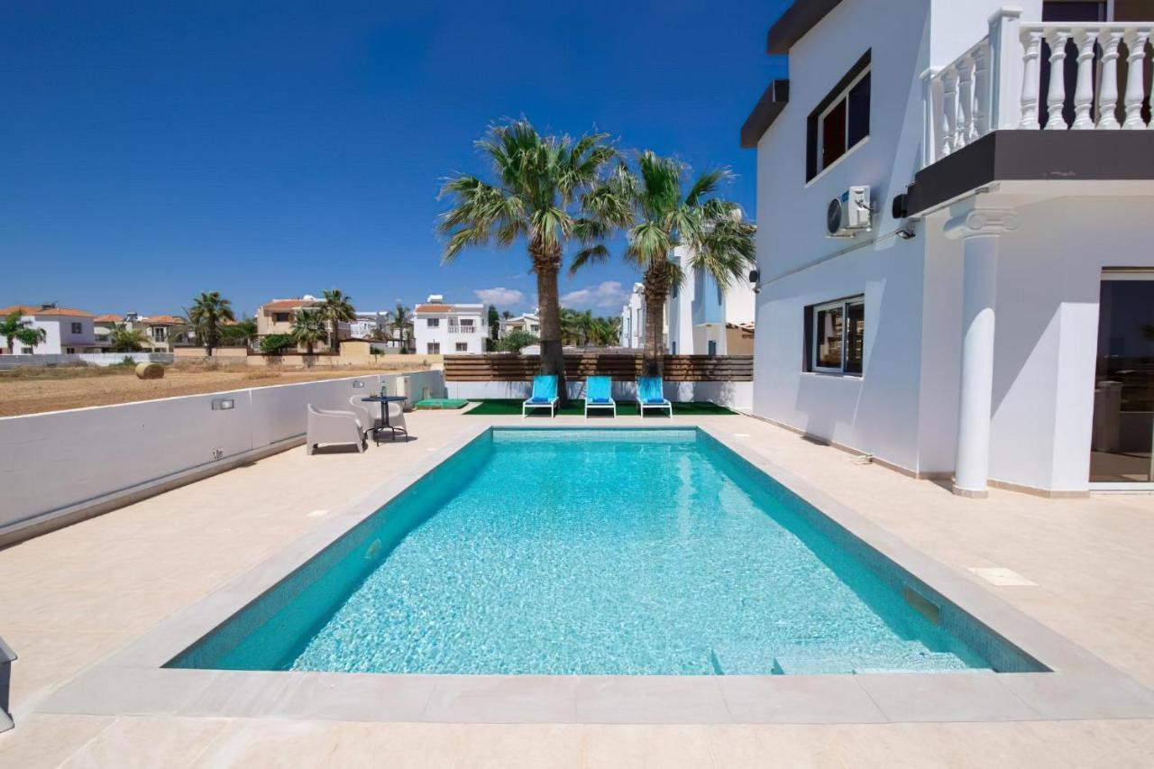 Villa Suncity Boutique Beachfront *