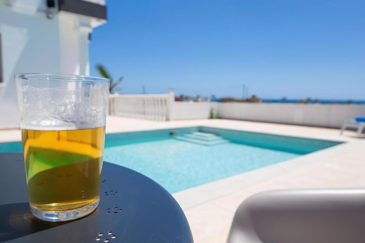 Suncity Boutique Beachfront Villa *