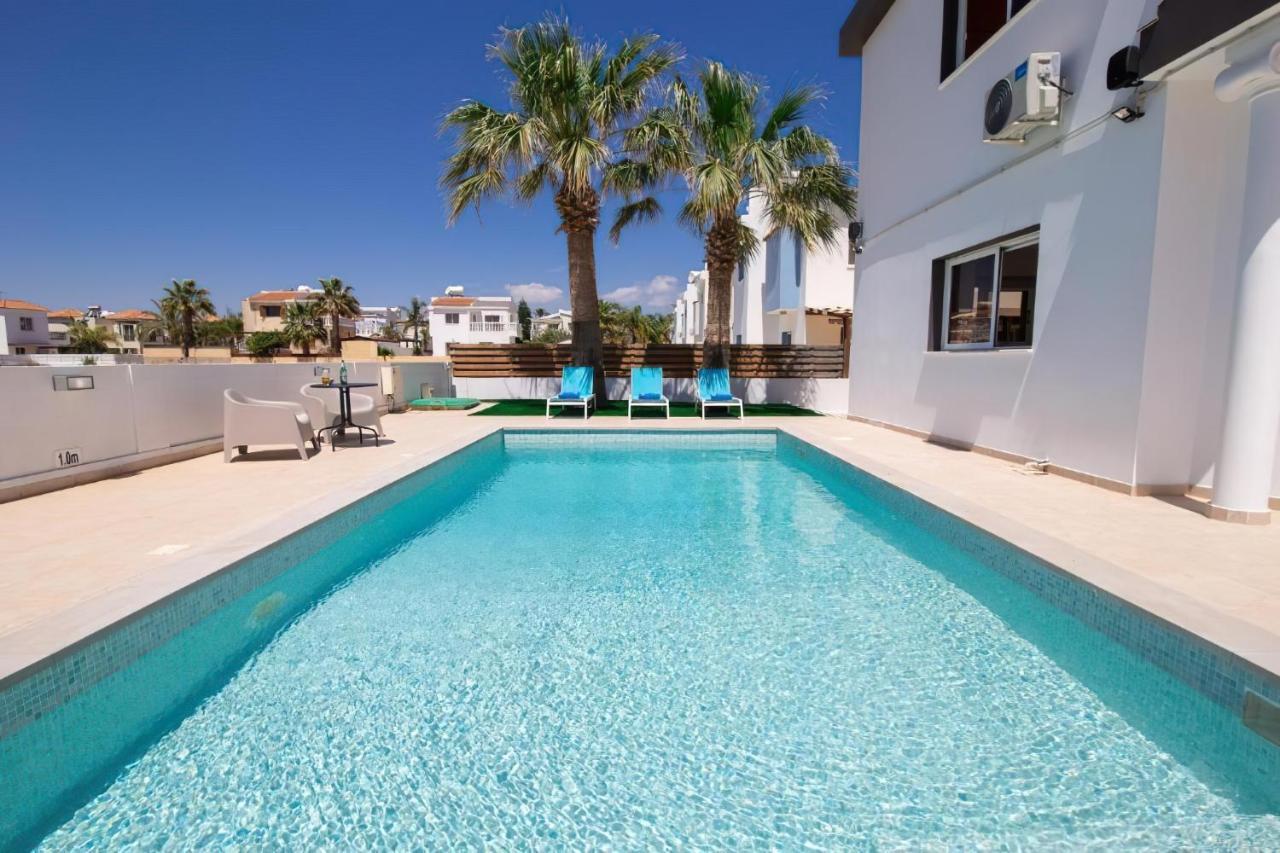 Suncity Boutique Beachfront