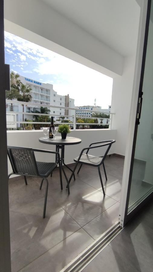 Nissi Avenue Apartment *